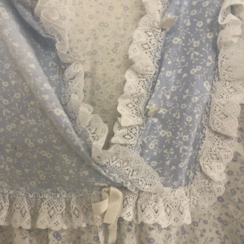 Vintage Blue Cottagecore GrandmaCore Floral Ruffle Nightgown‎